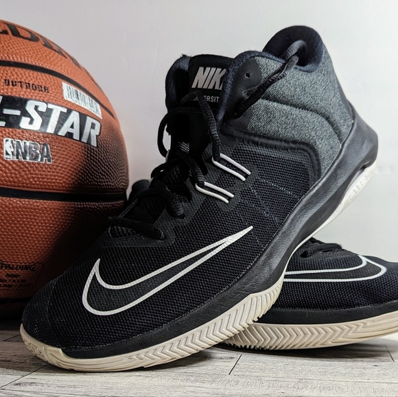 Nike Air Versatile 2 - Picture 7 of 8